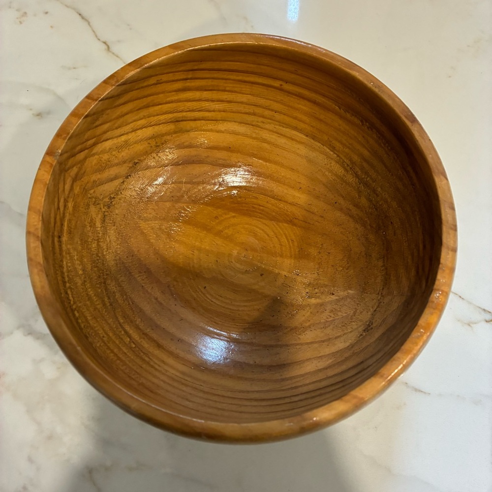 Vintage Small wooden bowl. 6 inches diameter and 3 inches tall. Retro - Picture 3 of 6